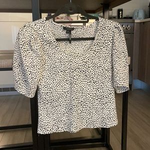 Poof sleeved blouse